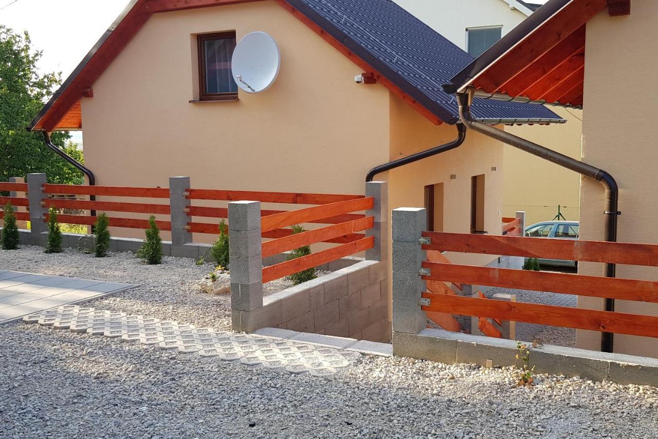 Bungalows Michalka - Podhájska Екстериор снимка